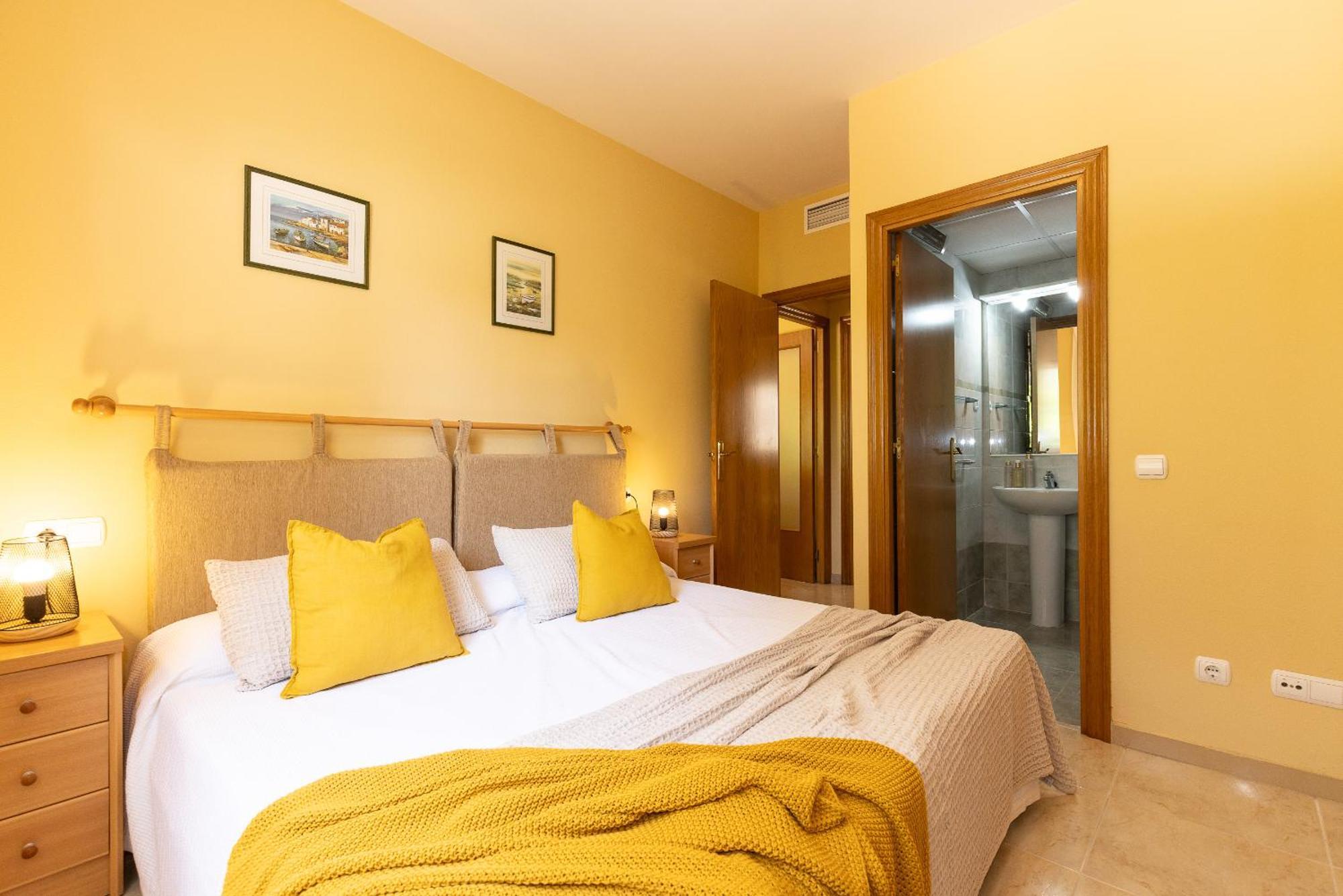 Uhc Golden Pineda Apartments La Pineda Esterno foto