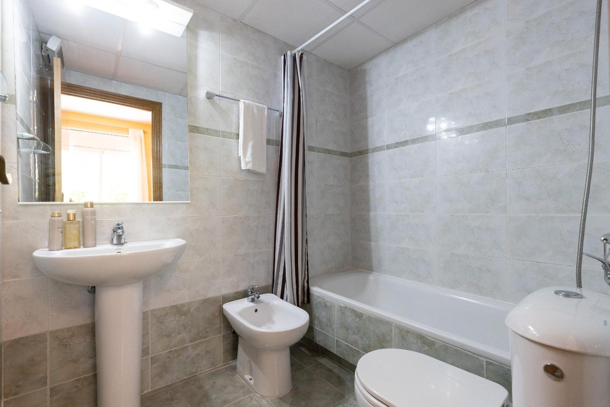 Uhc Golden Pineda Apartments La Pineda Esterno foto